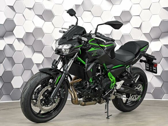 2026 Kawasaki Z 650, чёрный, 925000 рублей - вид 1