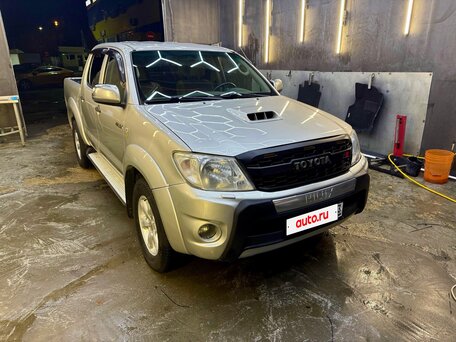 2011 Toyota Hilux, серебристый, 1600000 рублей, вид 2