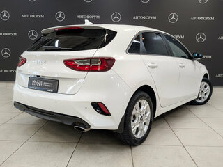 2022 Kia Ceed III Рестайлинг, белый, 2250000 рублей, вид 5