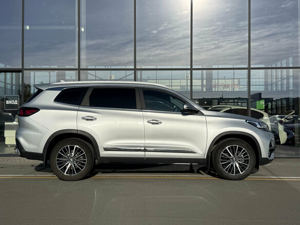 2023 Chery Tiggo 8 I Рестайлинг, серебристый, 1890000 рублей - вид 1