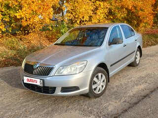 2011 Skoda Octavia II (A5) Рестайлинг, серебристый, 750000 рублей, вид 1
