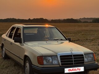 1989 Mercedes-Benz W124 230 5-speed, бежевый, 255000 рублей, вид 4