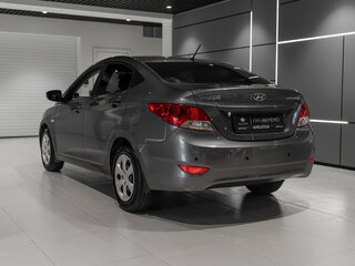 2013 Hyundai Solaris I, чёрный, 795000 рублей, вид 4