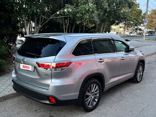 2014 Toyota Highlander III (XU50), серебристый, 2900000 рублей, вид 2