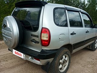2005 Chevrolet Niva I, серебристый, 310000 рублей, вид 4