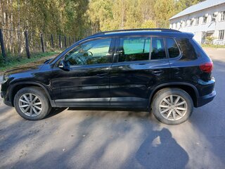 2016 Volkswagen Tiguan I Рестайлинг, чёрный, 1750000 рублей, вид 2