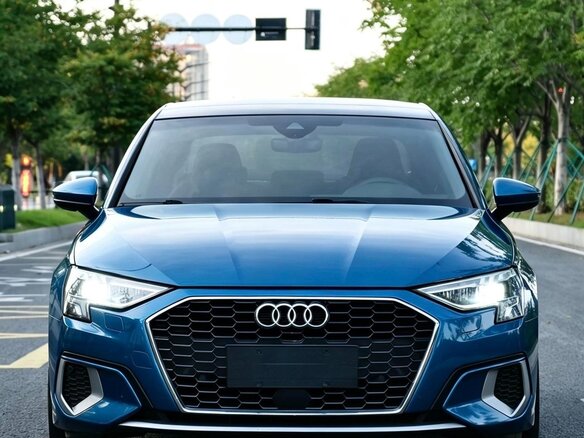 2021 Audi A3 35 TFSI Long IV (8Y), синий, 1700000 рублей - вид 1