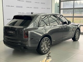 2021 Rolls-Royce Cullinan Black Badge I (Series I), серый, 46017000 рублей, вид 4