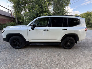 2021 Toyota Land Cruiser 300 Series, белый, 10500000 рублей, вид 5