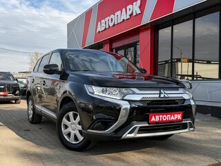2019 Mitsubishi Outlander III Рестайлинг 3, чёрный, 1879000 рублей, вид 1