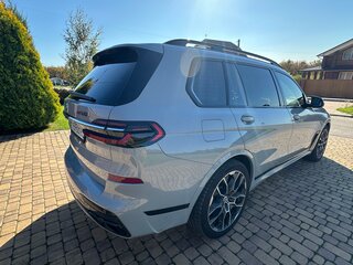 2022 BMW X7 M60i I (G07) Рестайлинг, серый, 11500000 рублей, вид 5