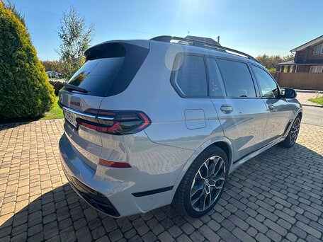 2022 BMW X7 M60i I (G07) Рестайлинг, серый, 11500000 рублей, вид 5