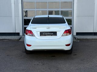 2014 Hyundai Solaris I, белый, 780000 рублей, вид 4
