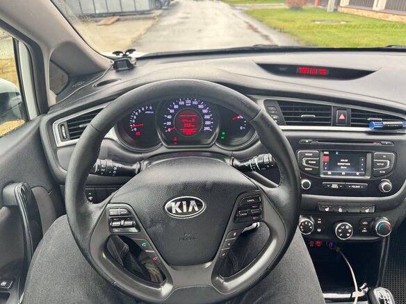 2017 Kia Ceed II Рестайлинг, белый - вид 8