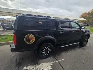 2023 JAC T8 Pro, чёрный, 2000000 рублей, вид 3