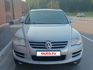 2008 Volkswagen Touareg I Рестайлинг, серебристый, 1150000 рублей, вид 2