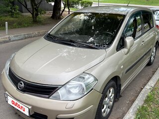 2011 Nissan Tiida I Рестайлинг, коричневый, 600000 рублей, вид 1