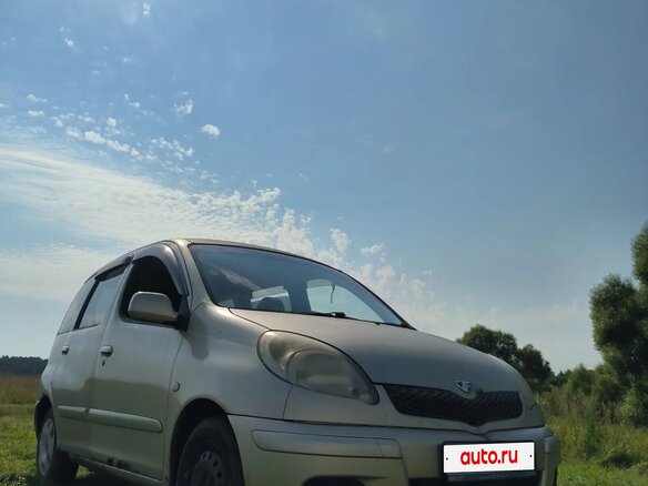 2004 Toyota FunCargo, золотистый - вид 3