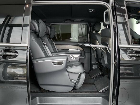 2026 Mercedes-Benz V-Класс 300 d экстра длинный III (W447) Рестайлинг 2, чёрный - вид 14