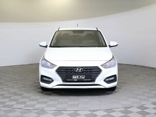 2017 Hyundai Solaris II, белый, 625000 рублей, вид 2