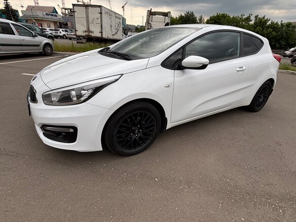 2016 Kia Ceed II Рестайлинг, белый, 1299000 рублей - вид 24