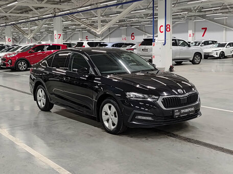 2021 Skoda Octavia IV (A8), чёрный, 1850000 рублей, вид 3