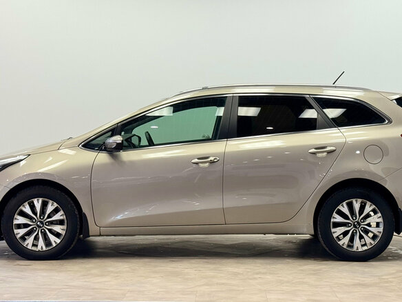 2015 Kia Ceed II Рестайлинг, серебристый, 1299500 рублей - вид 1