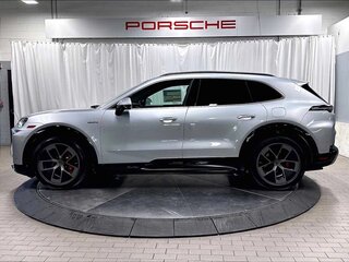 2026 Porsche Cayenne Turbo Electric Coupé IV, серебристый, 30579394 рублей, вид 4