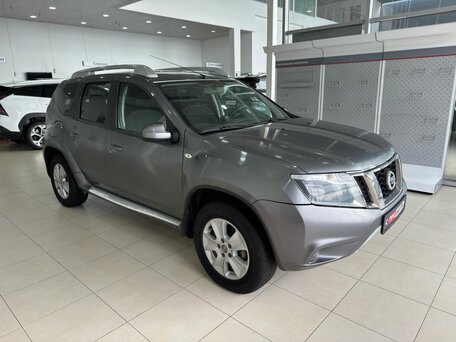 Nissan Terrano III (D10)