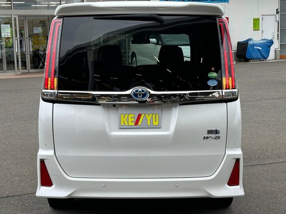 2021 Toyota Noah III (R80) Рестайлинг, белый, 1699000 рублей - вид 4