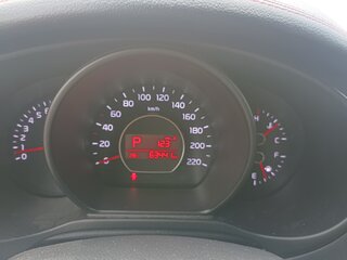 2018 Kia Soul II Рестайлинг, белый, 1800000 рублей, вид 3