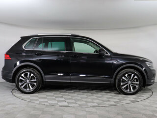 2019 Volkswagen Tiguan II, чёрный, 2449000 рублей, вид 4