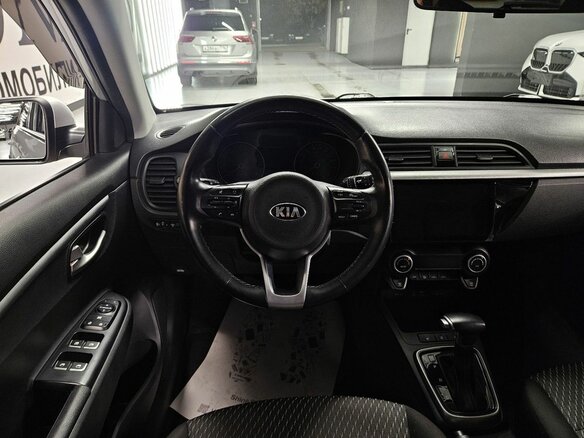 2018 Kia Rio X-Line IV, серебристый, 1440000 рублей - вид 20