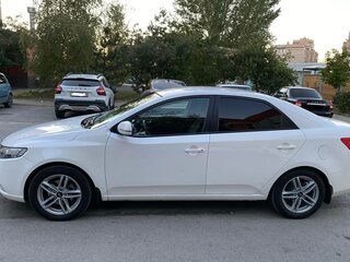 2012 Kia Cerato 6-speed II, белый, 970000 рублей, вид 4