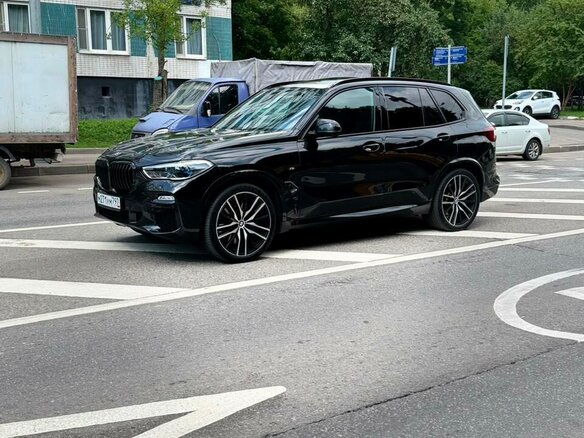2020 BMW X5 40i IV (G05/G18), чёрный - вид 4