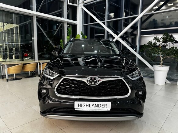 2025 Toyota Highlander IV (XU70), чёрный, 6100000 рублей - вид 2