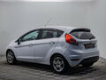 2016 Ford Fiesta Mk6 Рестайлинг, белый - вид 2