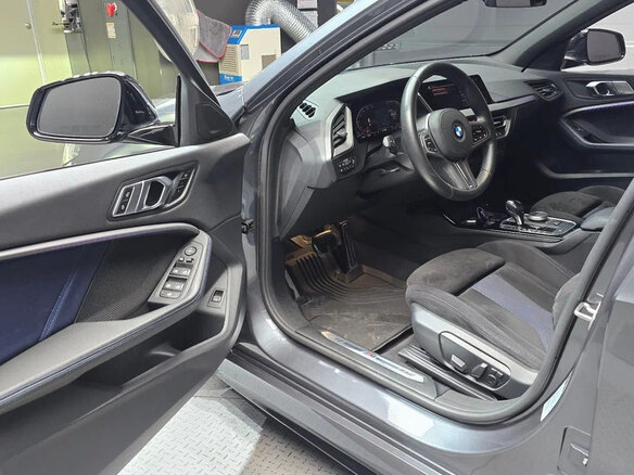 2020 BMW 1 серии 118d III (F40), серый - вид 5