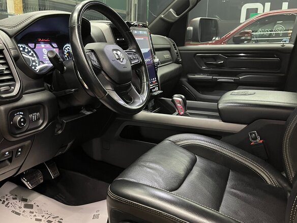 2022 Ram 1500 Crew Cab V, красный, 5900000 рублей - вид 7