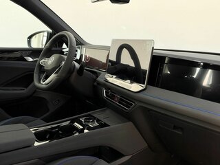 2026 Volkswagen Tiguan L Pro III (China Market), чёрный, 4990000 рублей, вид 3