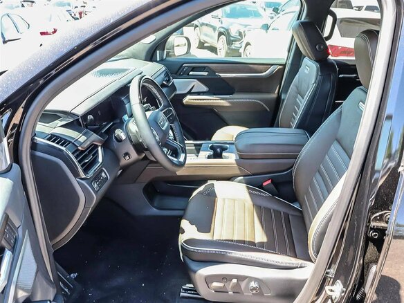 2026 GMC Acadia III, чёрный, 11500000 рублей - вид 4