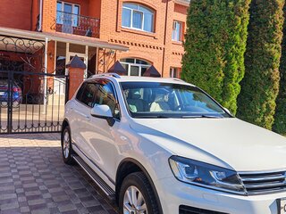 2015 Volkswagen Touareg II Рестайлинг, белый, 2550000 рублей, вид 4