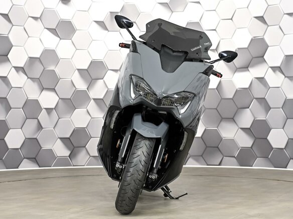 2021 Yamaha TMAX, серый, 979000 рублей - вид 4