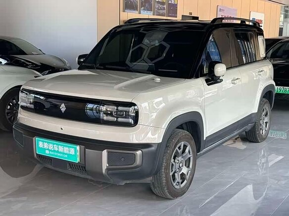 2025 Baojun Yep Plus, бежевый - вид 2
