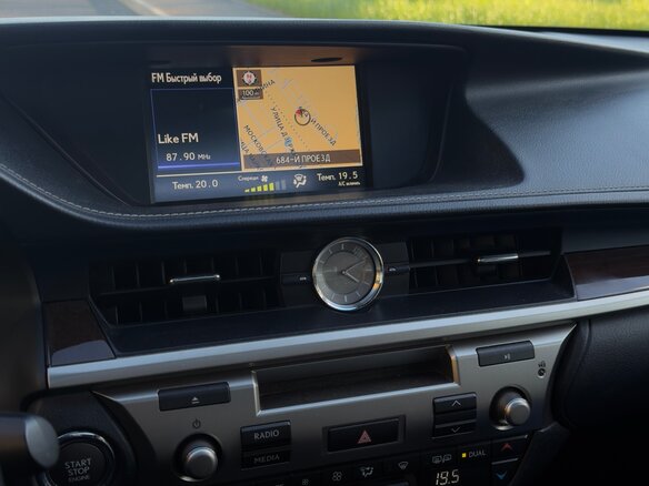 2014 Lexus ES 250 VI, золотистый, 2030000 рублей - вид 7