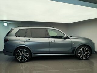 2026 BMW X7 40d I (G07) Рестайлинг, серый, 18950000 рублей, вид 4