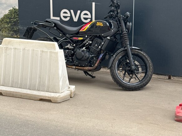 2025 Royal Enfield Guerrilla 450, чёрный, 420000 рублей - вид 5