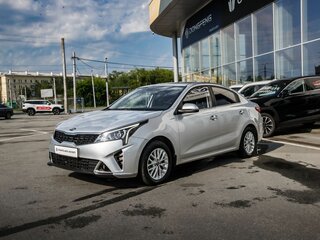 2020 Kia Rio IV Рестайлинг, серебристый, 1530000 рублей, вид 2