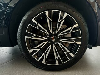 2025 Hongqi HS5 I Рестайлинг, чёрный, 4699000 рублей, вид 5