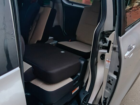 2017 Toyota Sienta II, серый, 1130000 рублей - вид 16